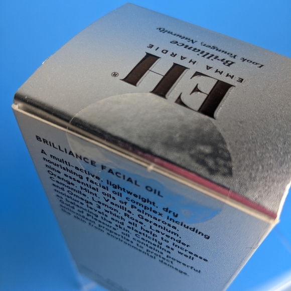 Emma Hardie Brilliance Facial Oil - Picture 2 of 5